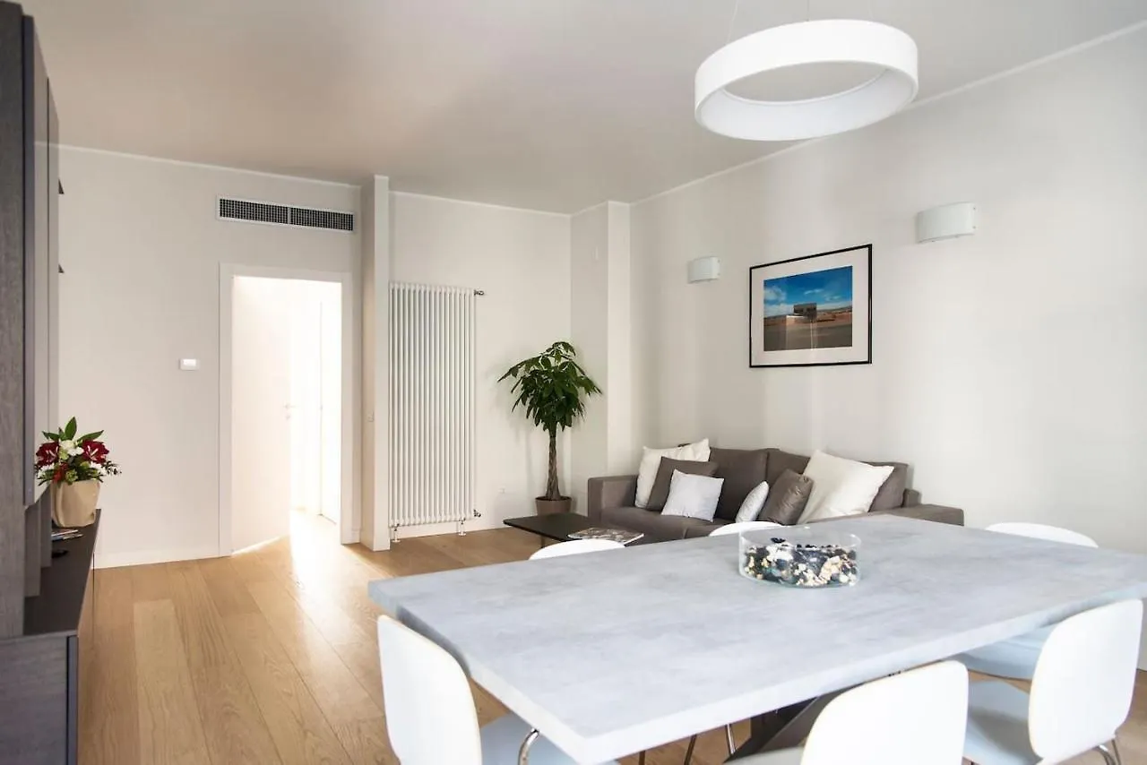 شقة Brand New Apt , City Life District ميلان إيطاليا