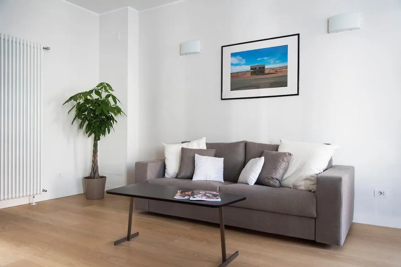 Brand New Apt , City Life District ميلان شقة